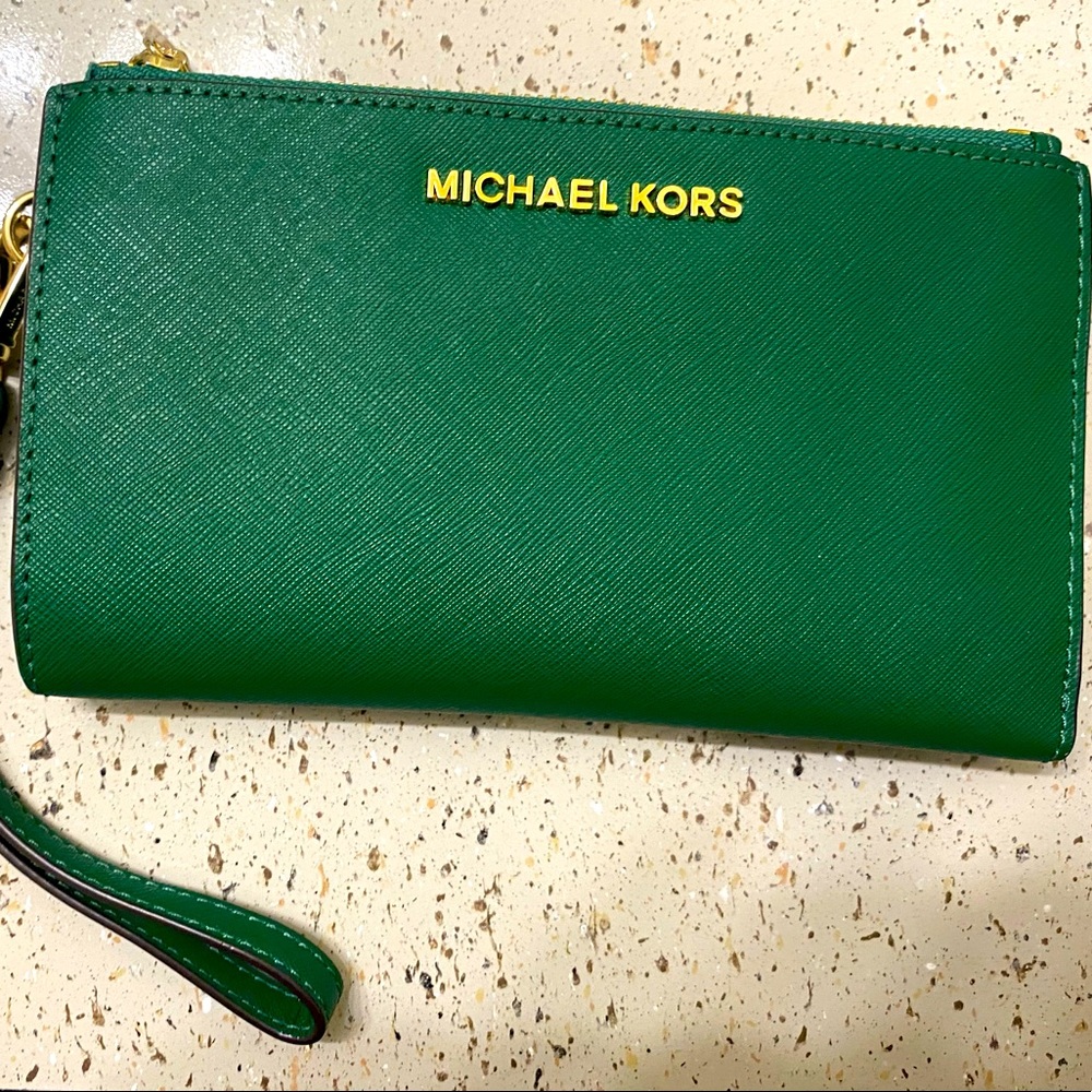 Michael Kors Jet Set Wristlet